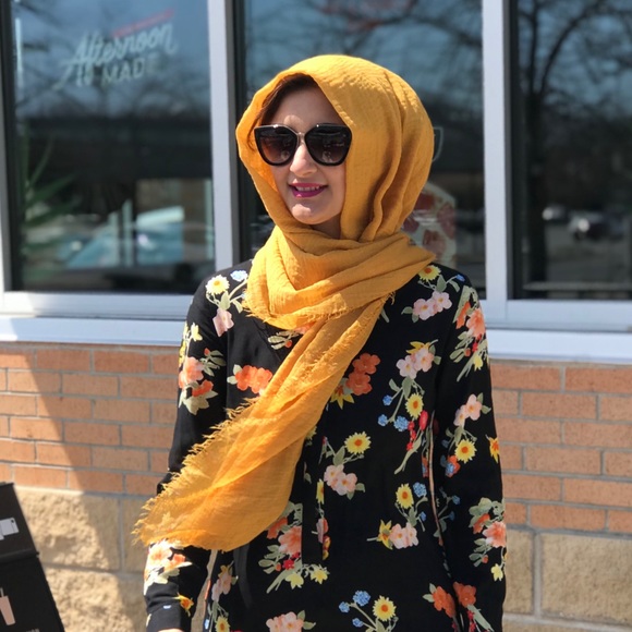 Meet your Posher, Faiqa - Picture 2 of 2